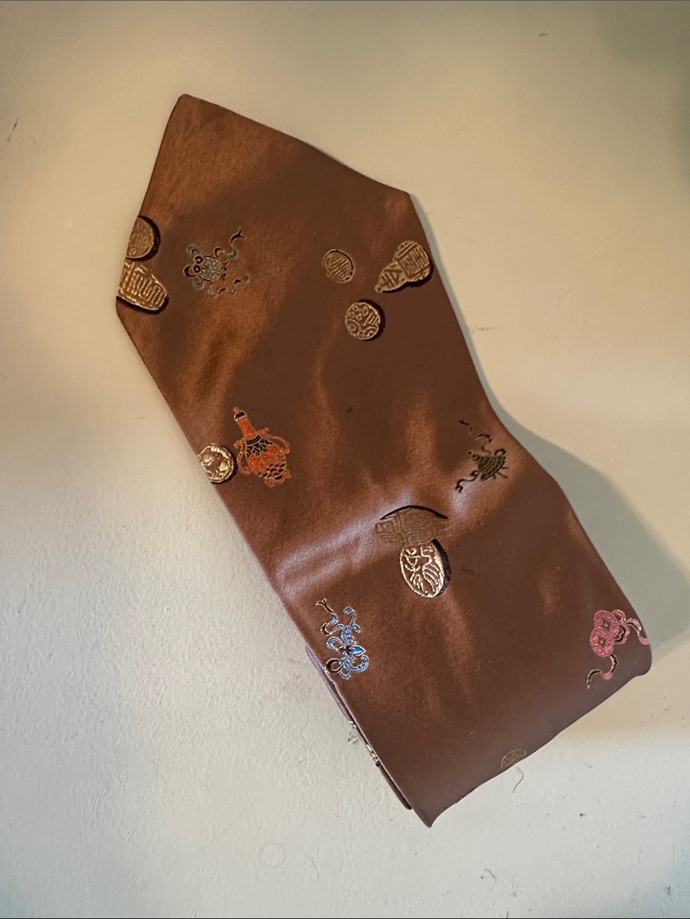 Men's Brown Embroidered Silk Tie - Classic Motif